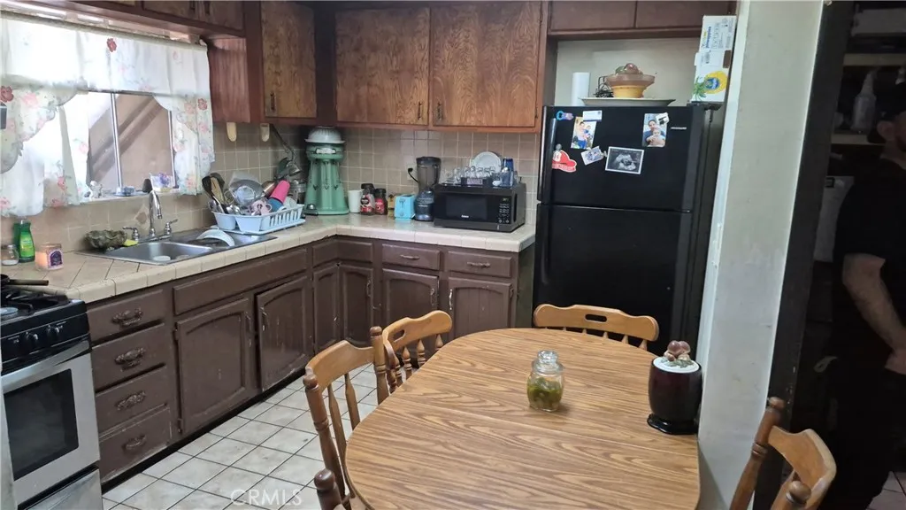 616 N St Louis Street, Los Angeles, California 90033 home-pic-11